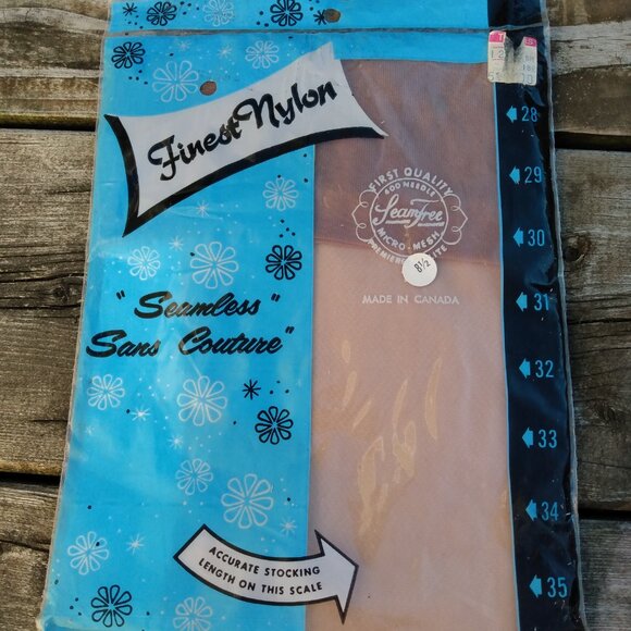 Vintage Nylon Stockings - Lot of 3 - Size 8.5 & 9 - Made in Canada - Picture 2 of 7